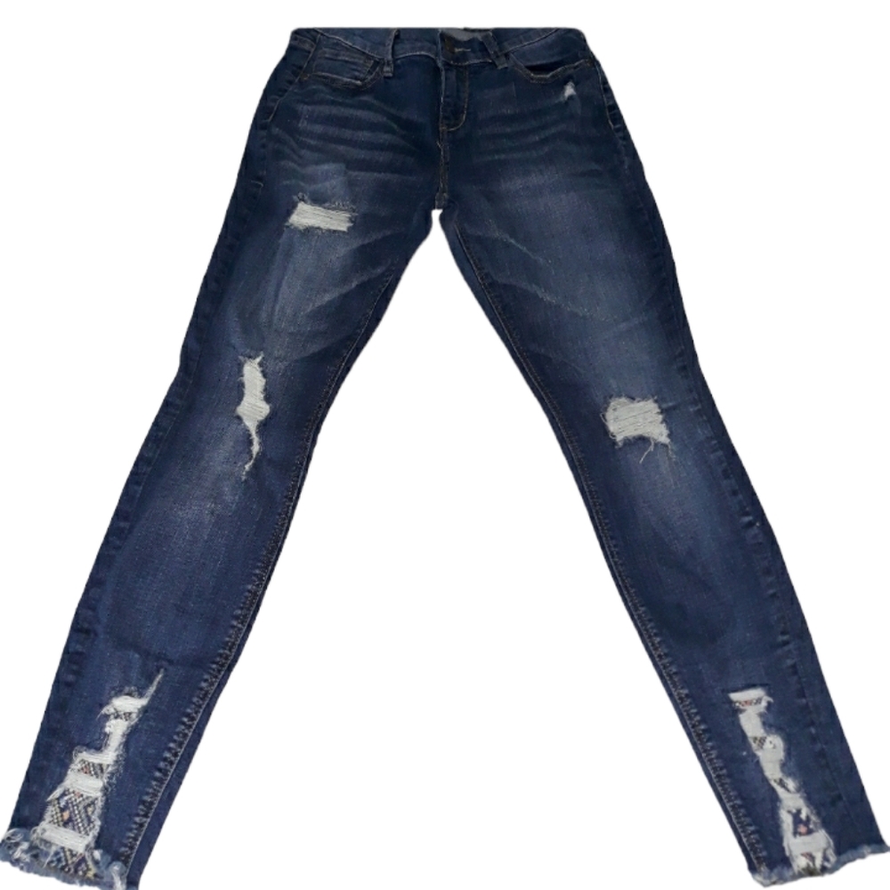 Size 4 Soho New York & company distressed jeans